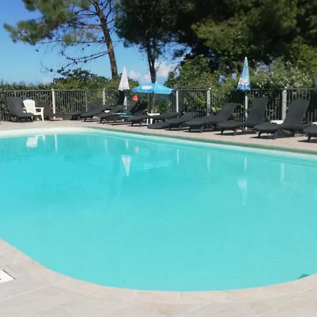 Les Pieds Dans L'eau Apartment